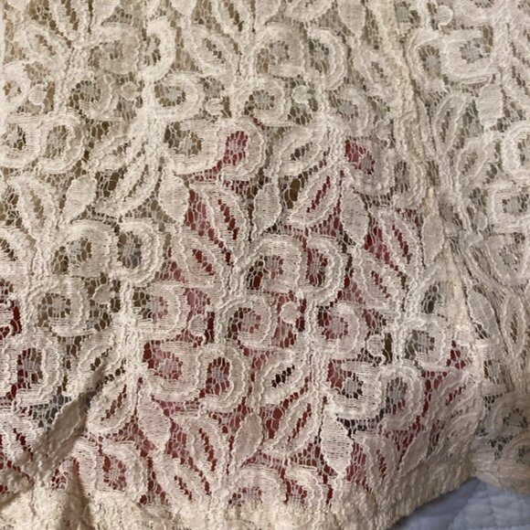 Lace tank - Picture 2 of 4